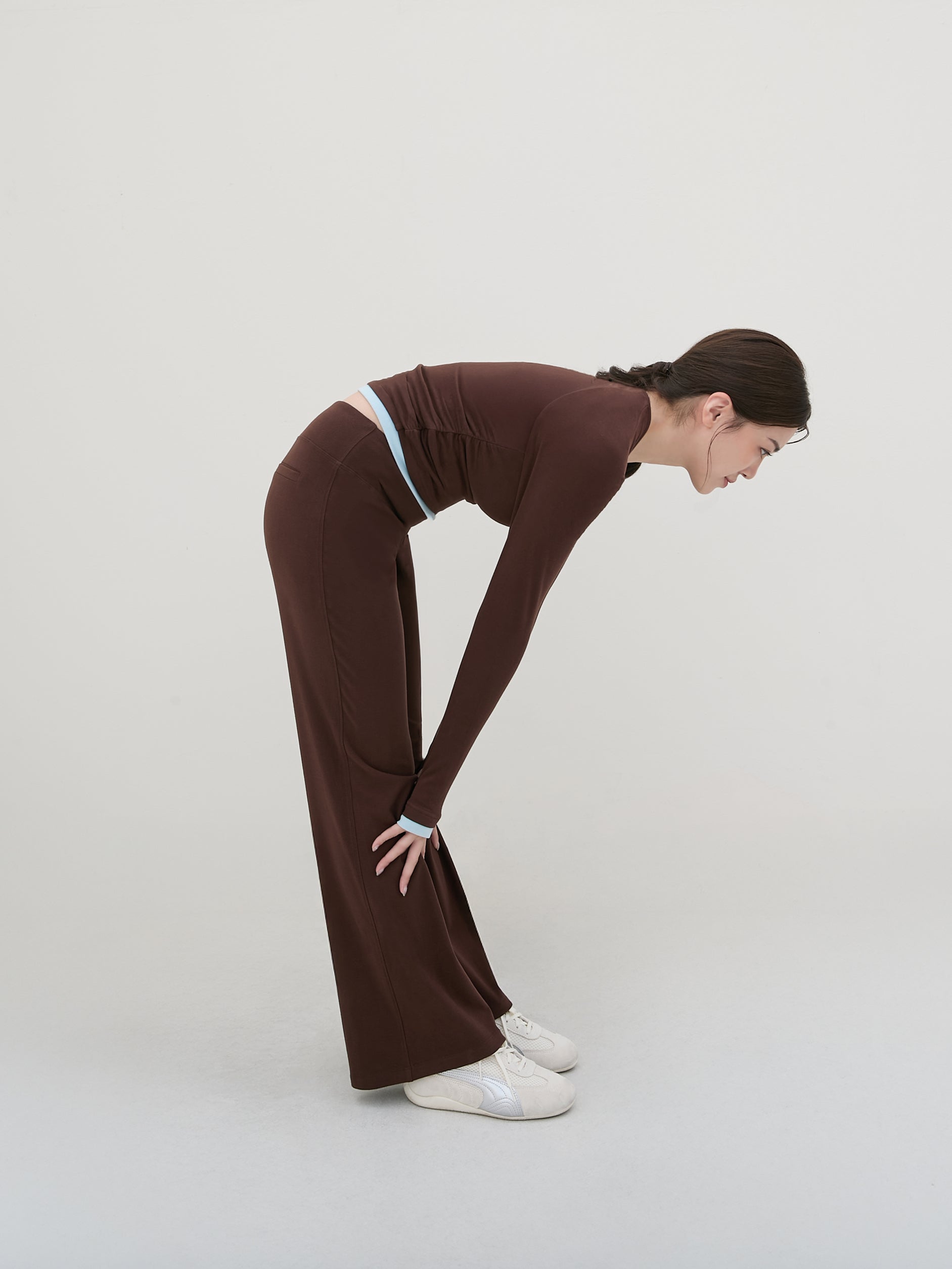 ’ sts ‘  發熱直筒修身褲