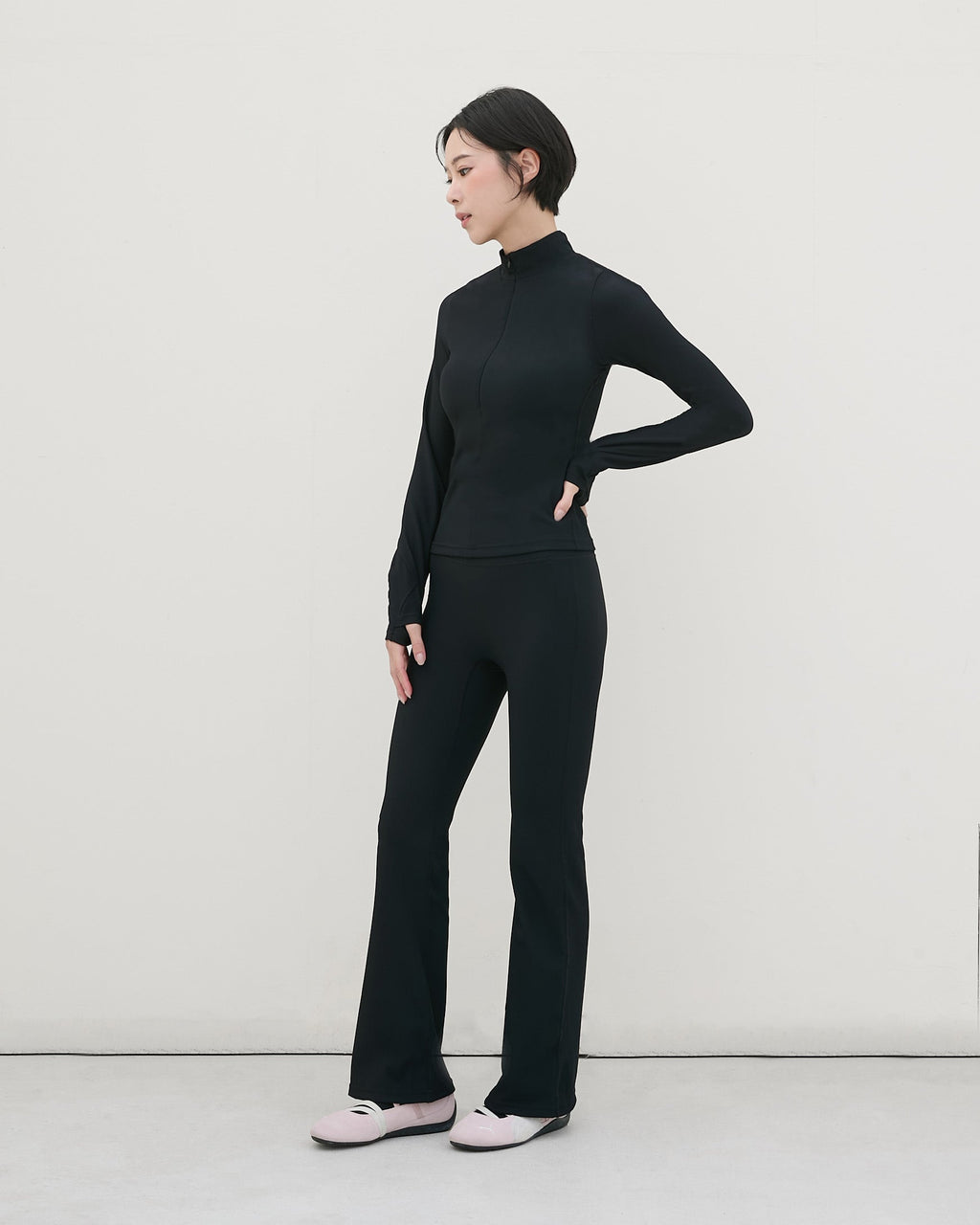 ’ sts ‘  半拉鍊坑條長袖Bra Top