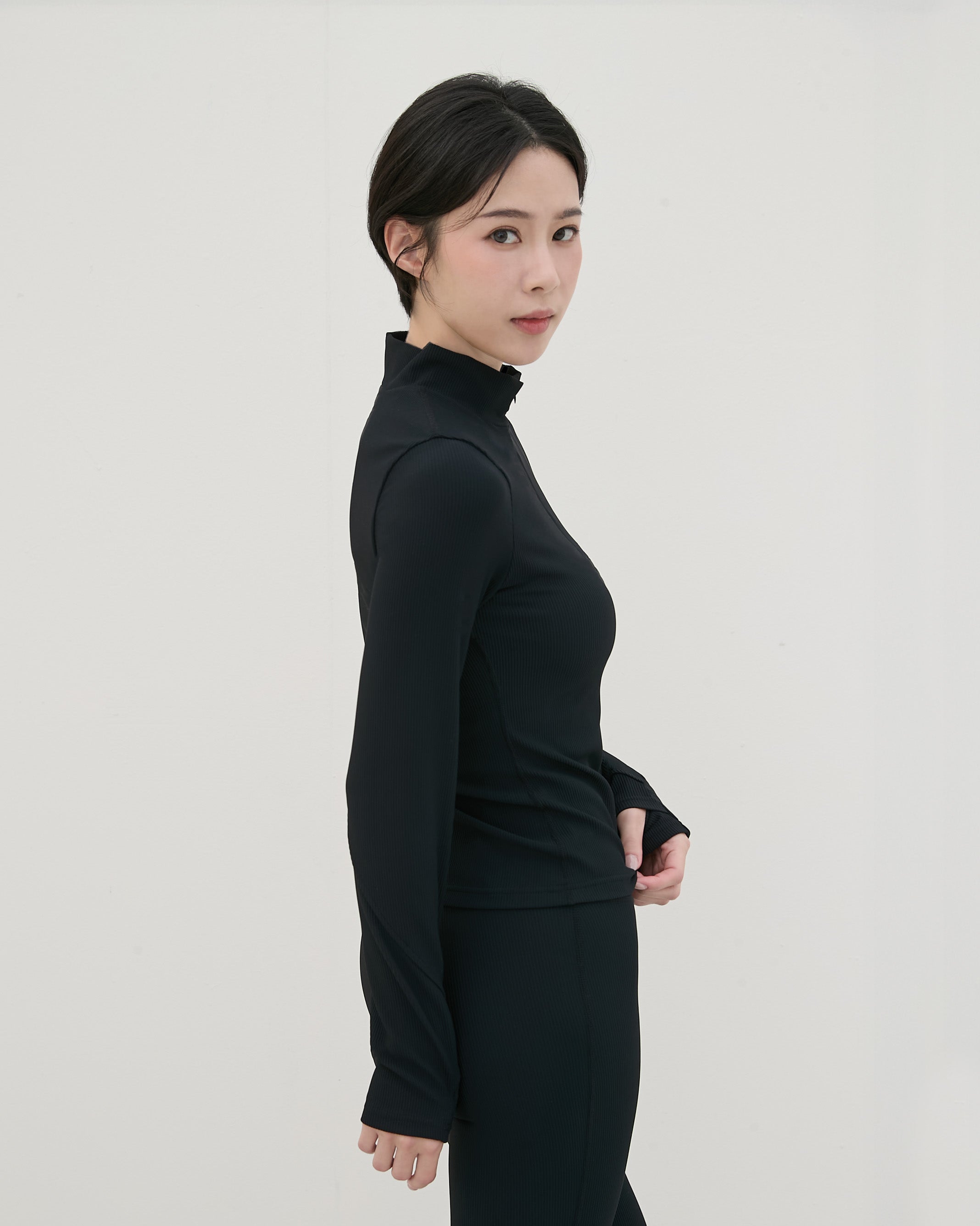 ’ sts ‘  半拉鍊坑條長袖Bra Top