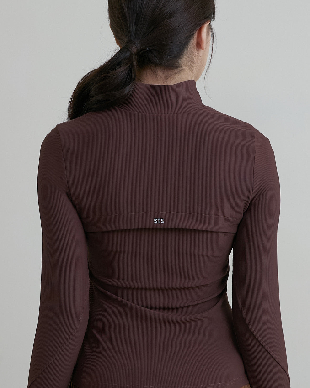 ’ sts ‘  半拉鍊坑條長袖Bra Top