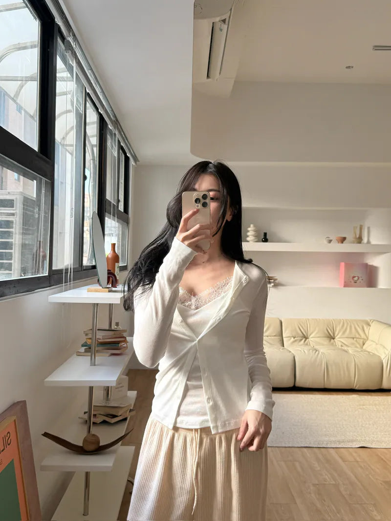 假兩件蕾絲圓領釦子上衣 - 白