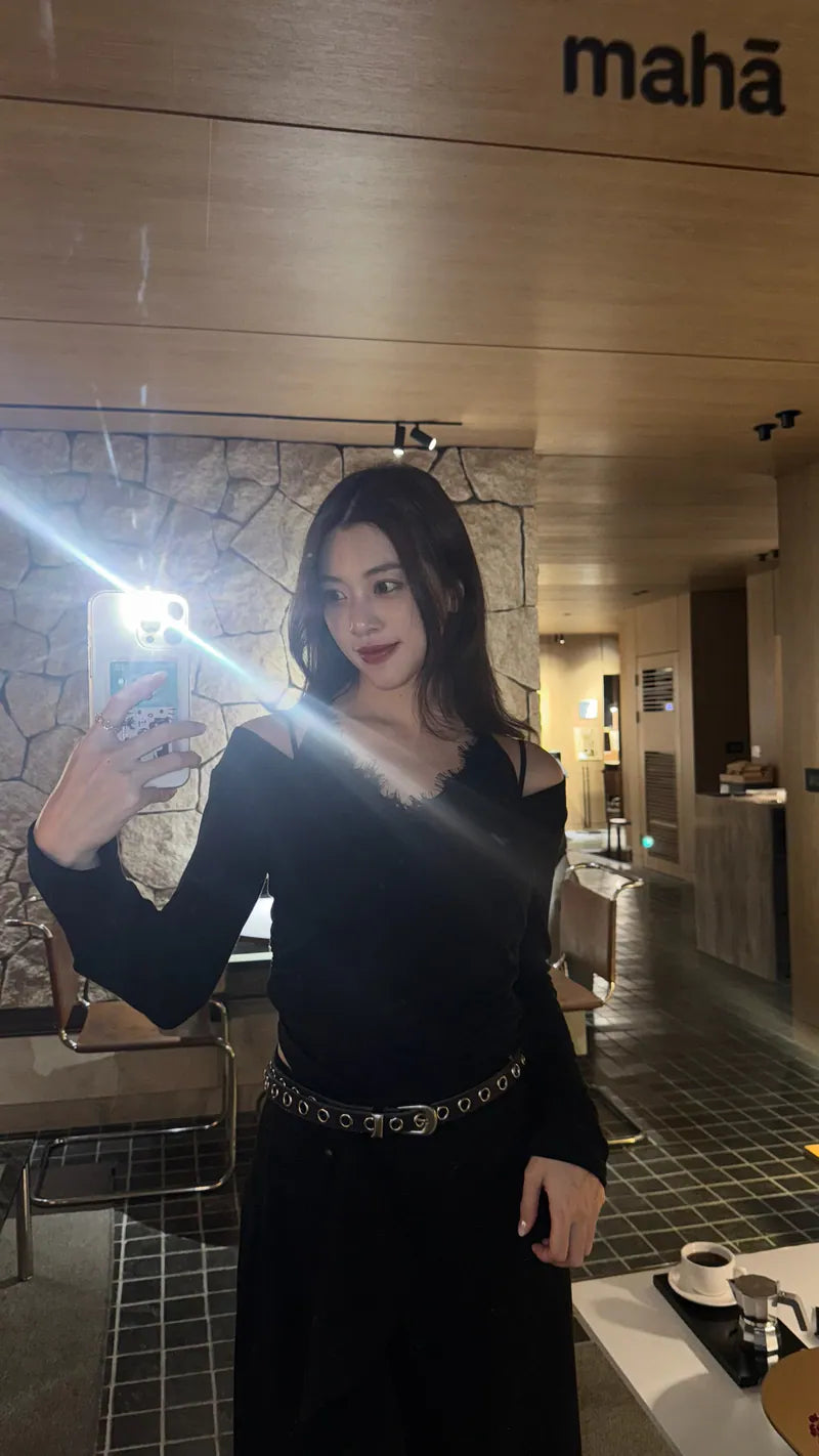 小姊姊的蕾絲繞脖上衣 - 黑