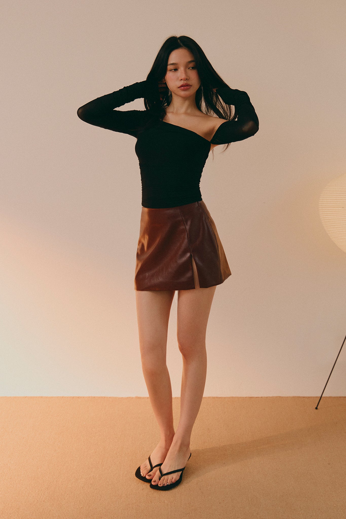 Number One Girl Skirt 超時髦開衩皮短裙 -紅