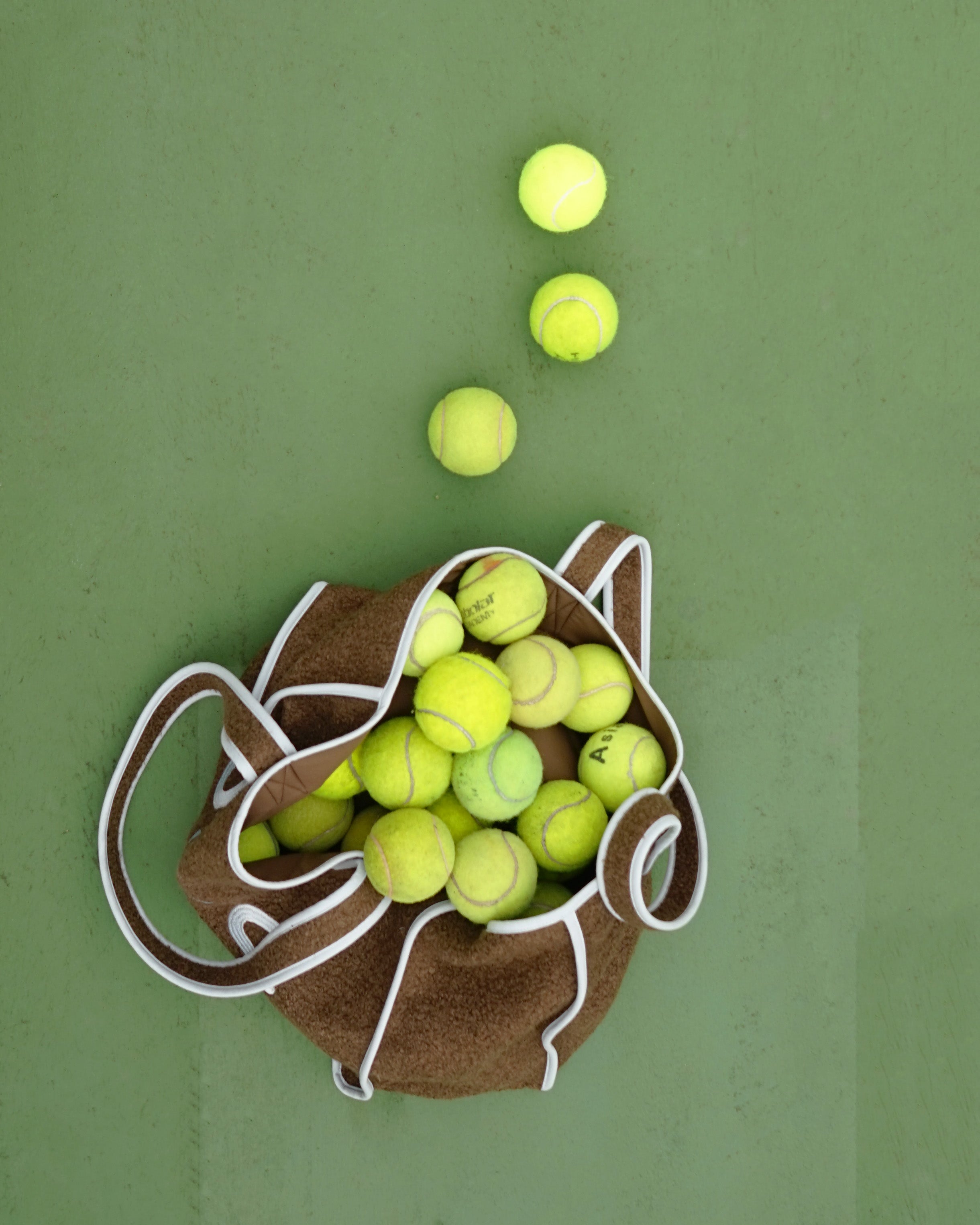 ' sts '  品牌撞色毛圈側背包