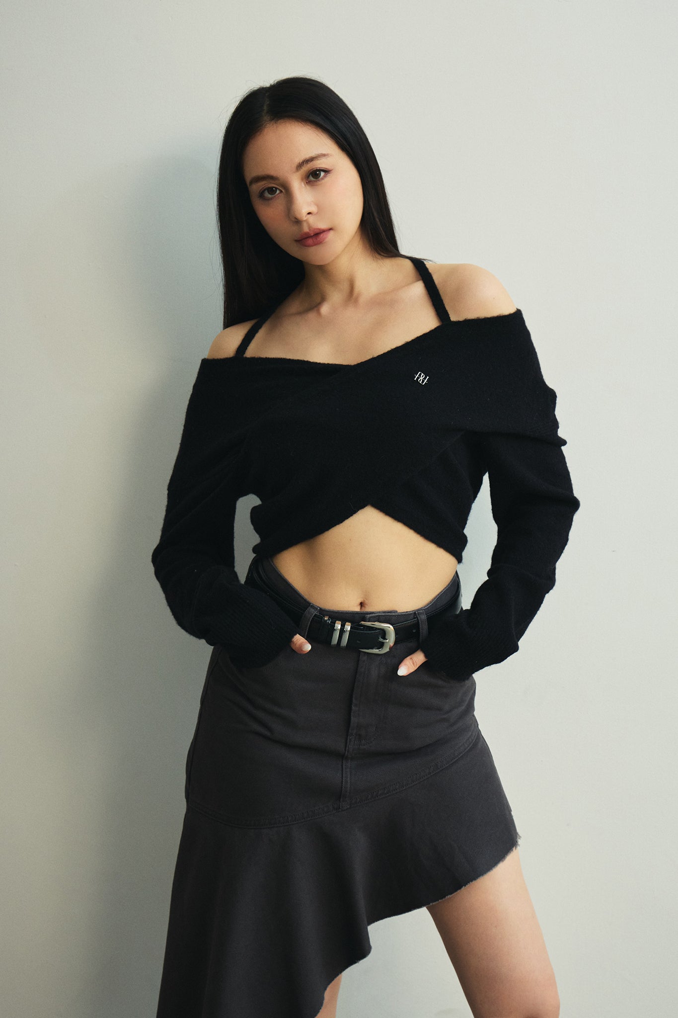 Favorite Things Sweater 超溫柔交叉露肩毛衣 -黑