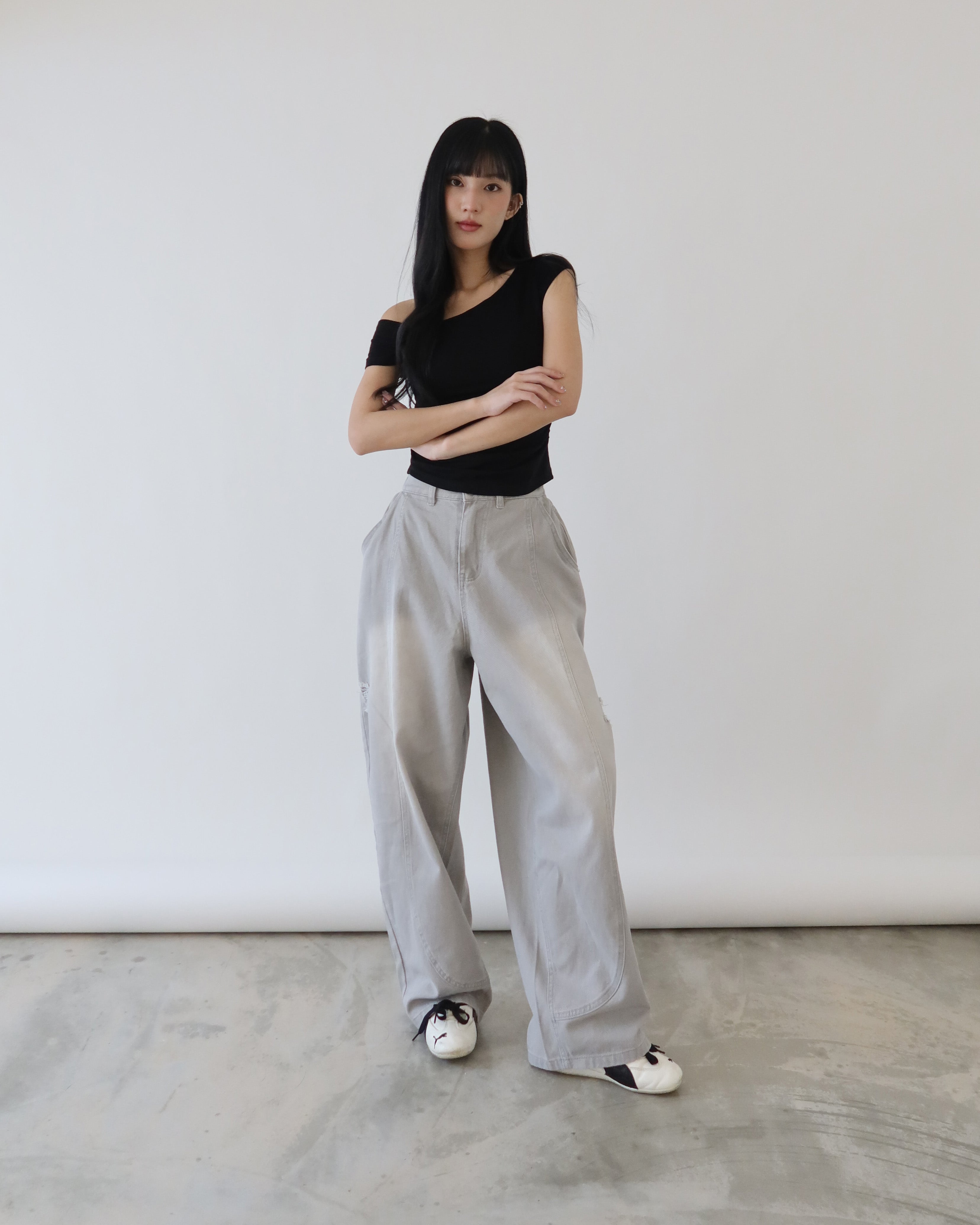 D.Second Skin濾鏡斜肩Bra T -黑