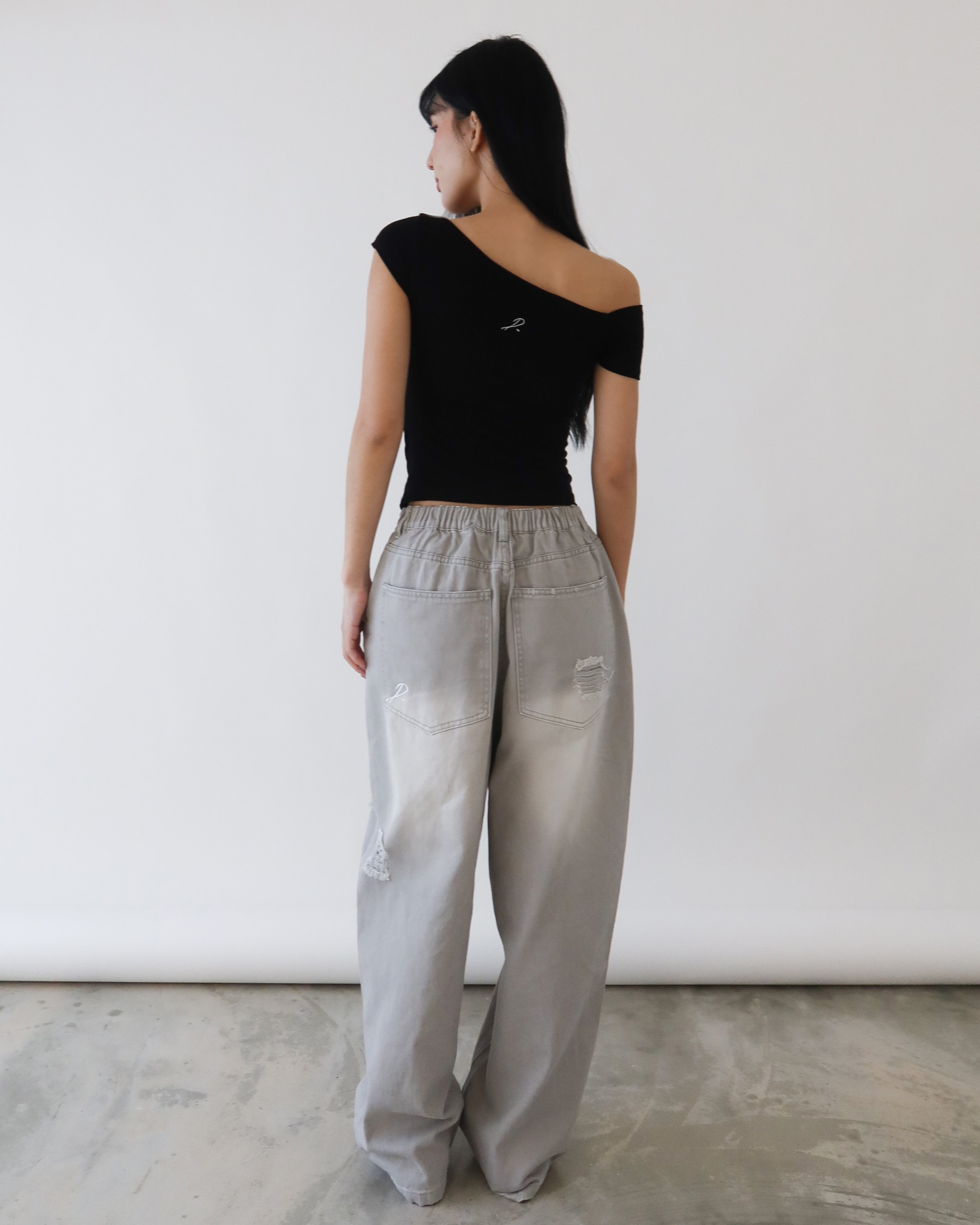 D.Second Skin濾鏡斜肩Bra T -黑