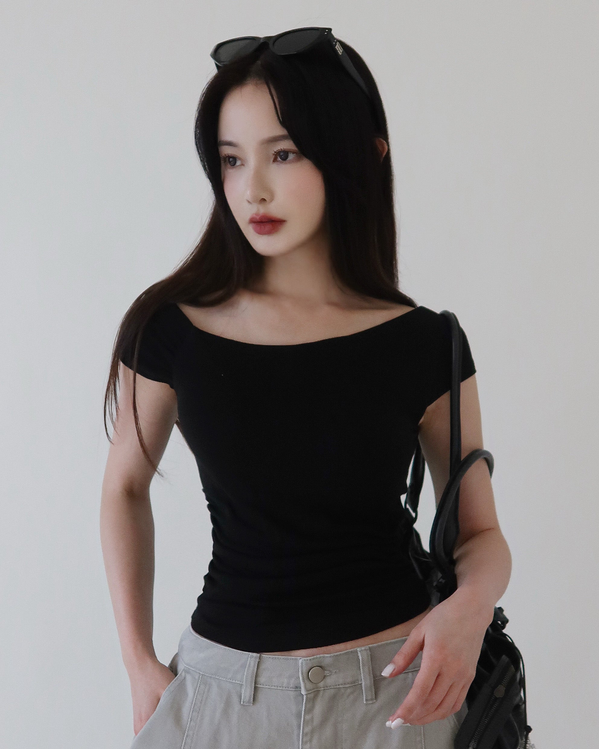 D.Second Skin濾鏡斜肩Bra T -黑