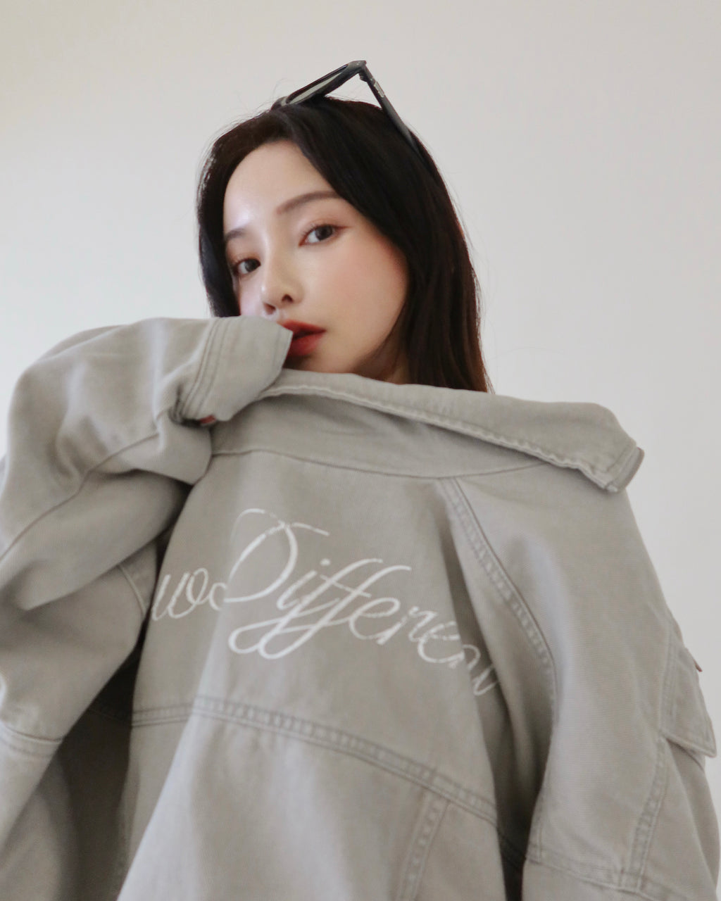 Glow Different 洗舊牛仔外套