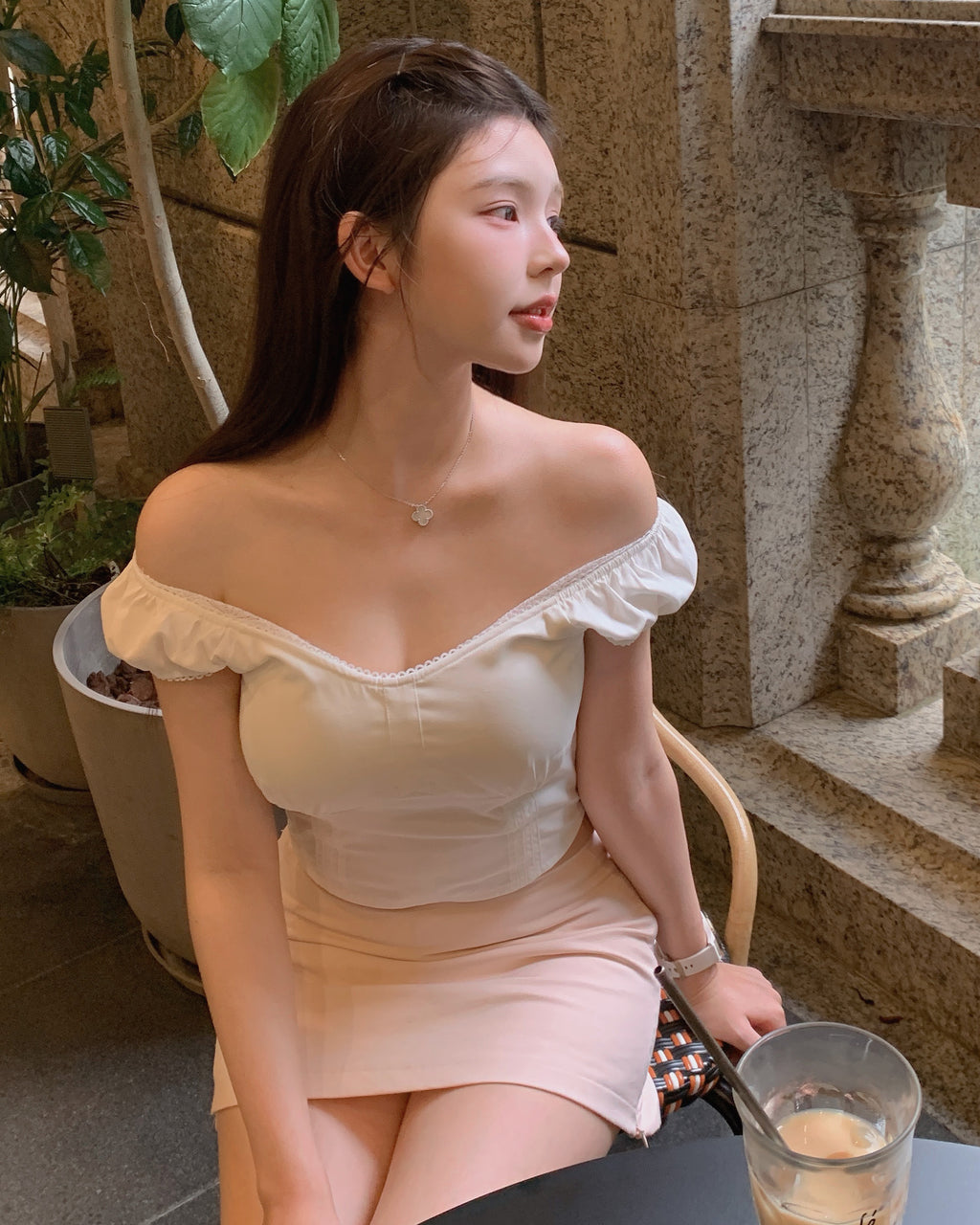 Yueh - 蕾絲美胸兩穿上衣 #白