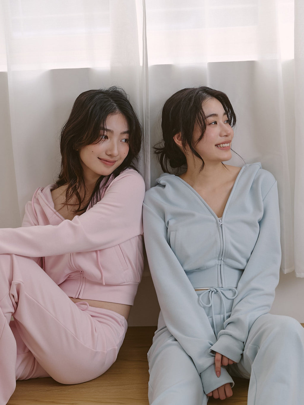 ' sts ' 絨面連帽外套