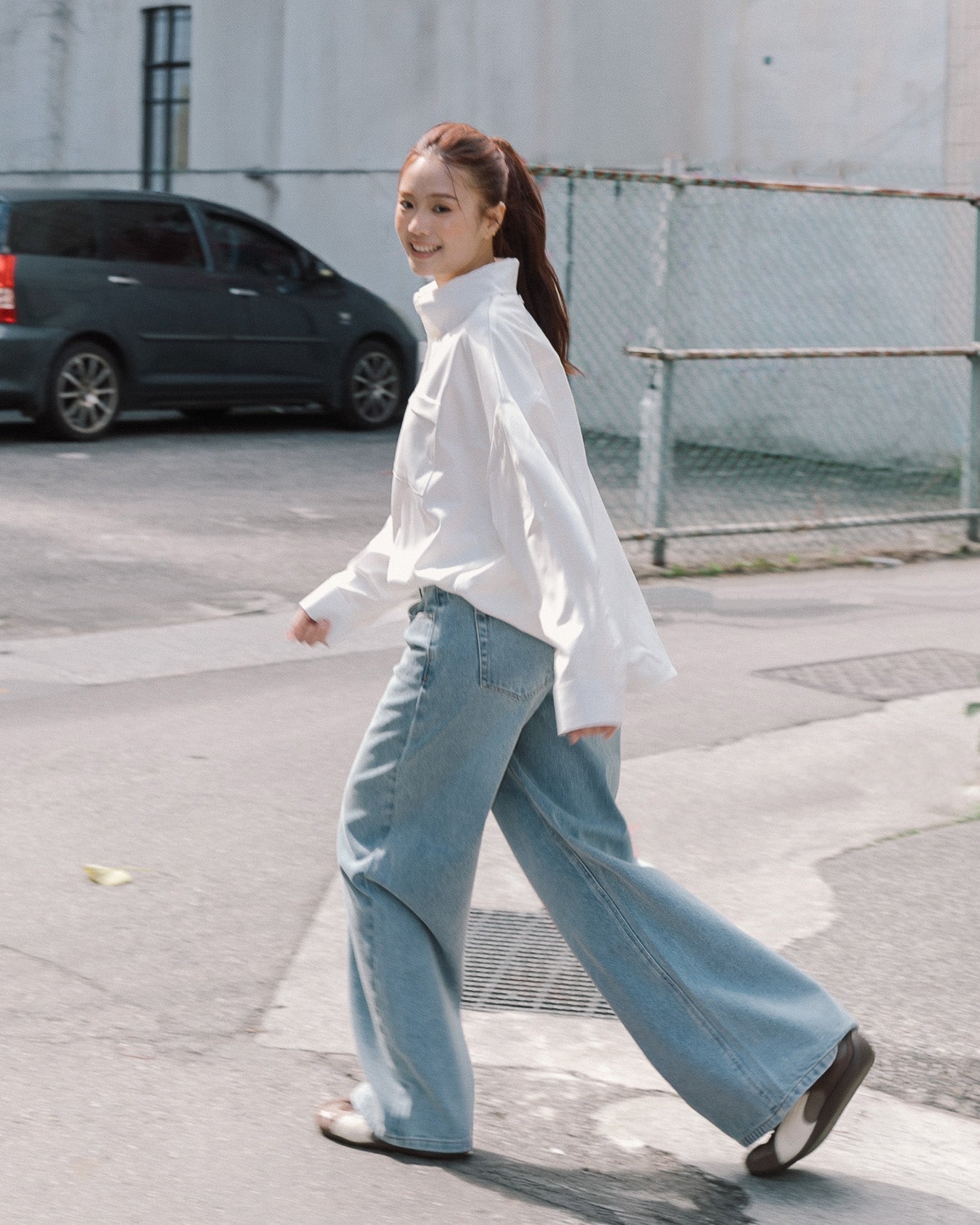 ' sts ' 品牌標寬直筒牛仔長褲