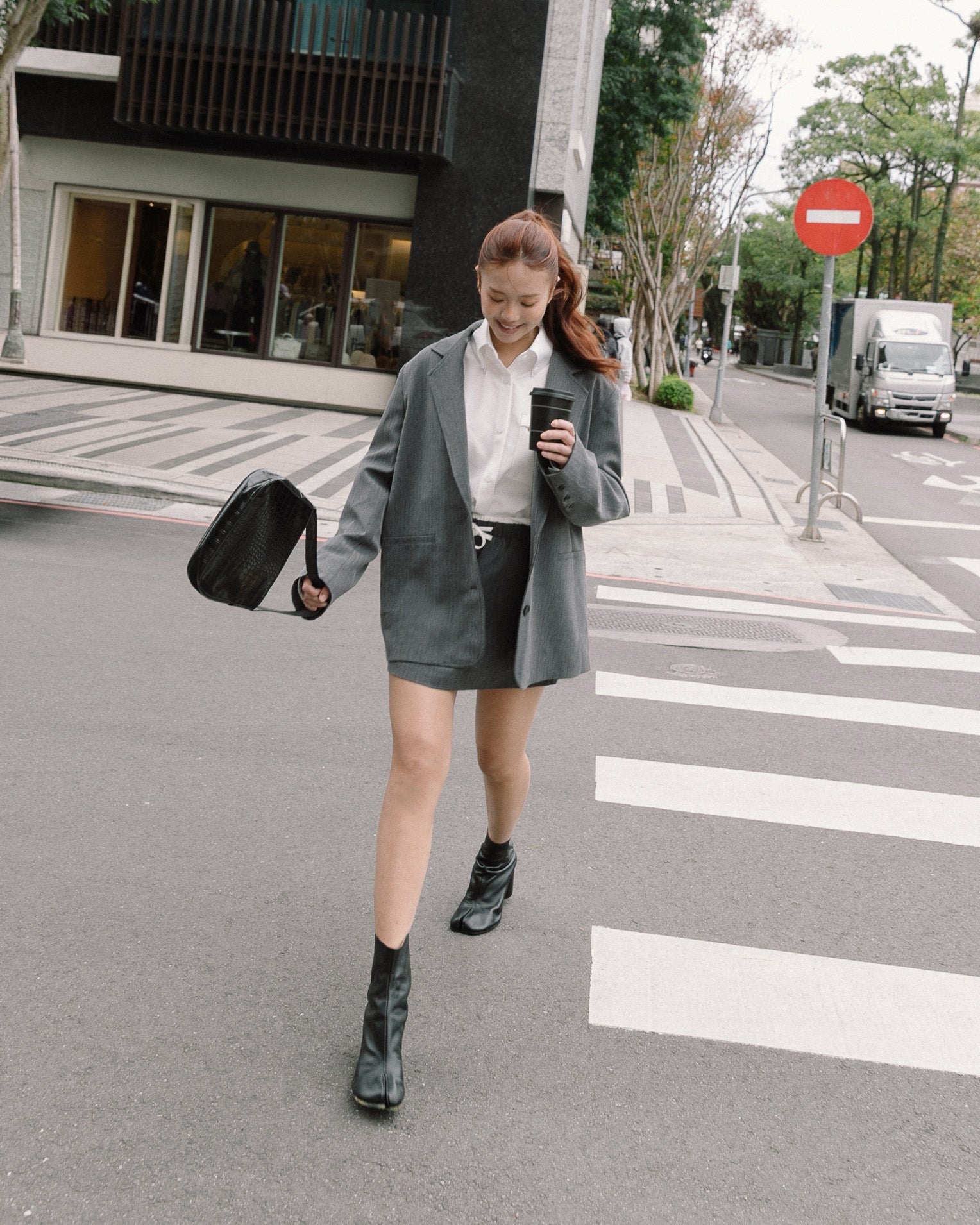 ' sts ' 雙腰頭抽繩西裝短裙