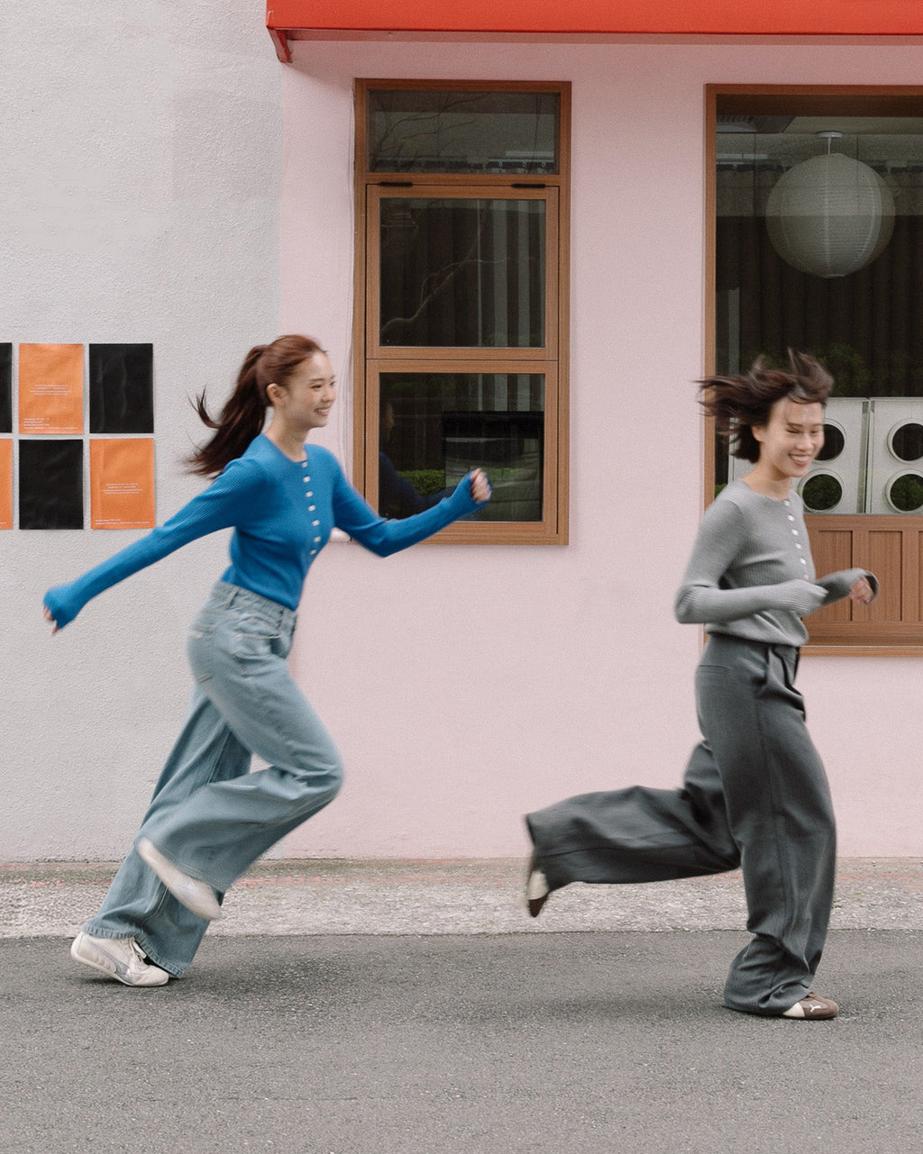 ' sts ' 坑條圓領針織長袖上衣