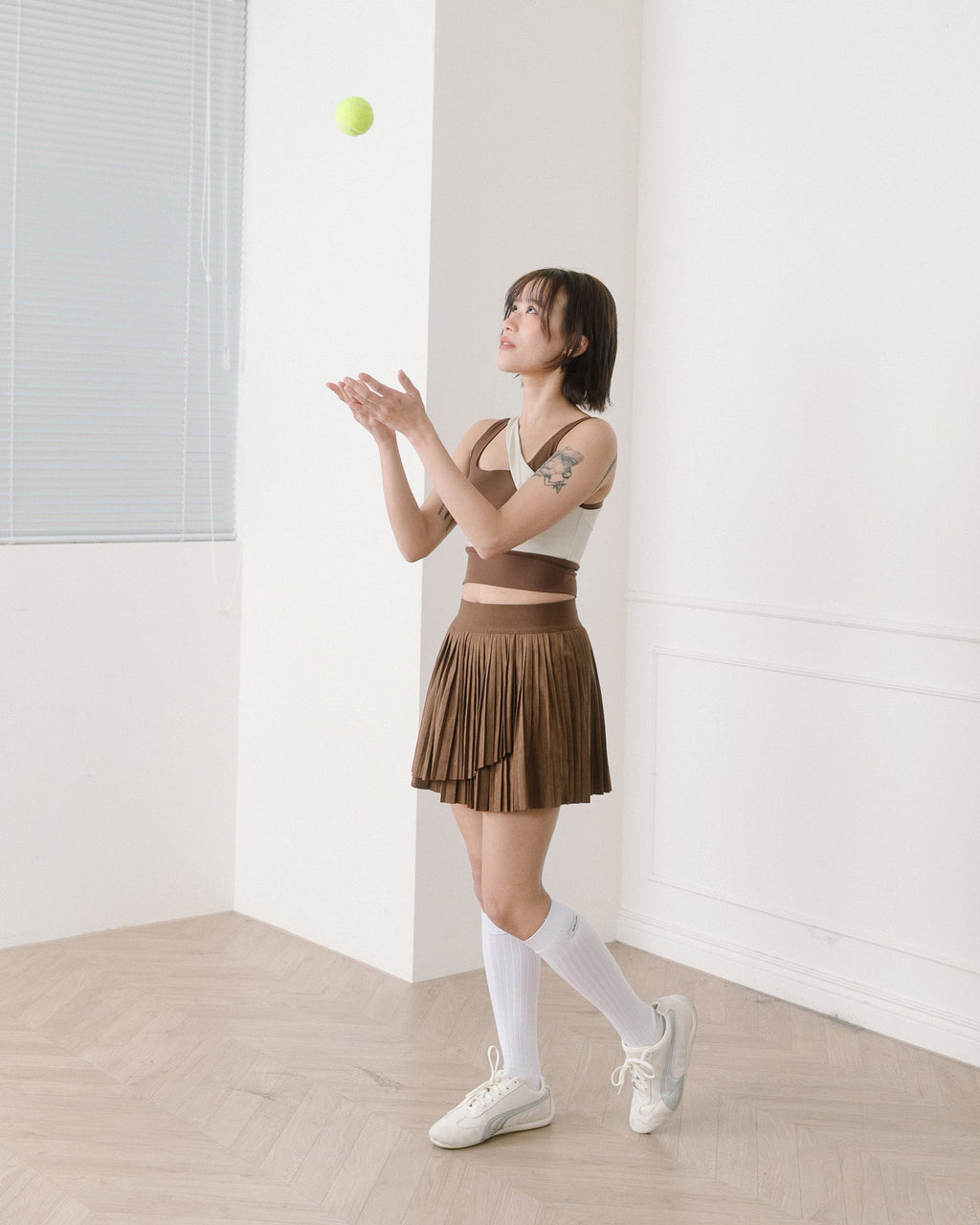 ' sts '  不對稱撞色 Bra top