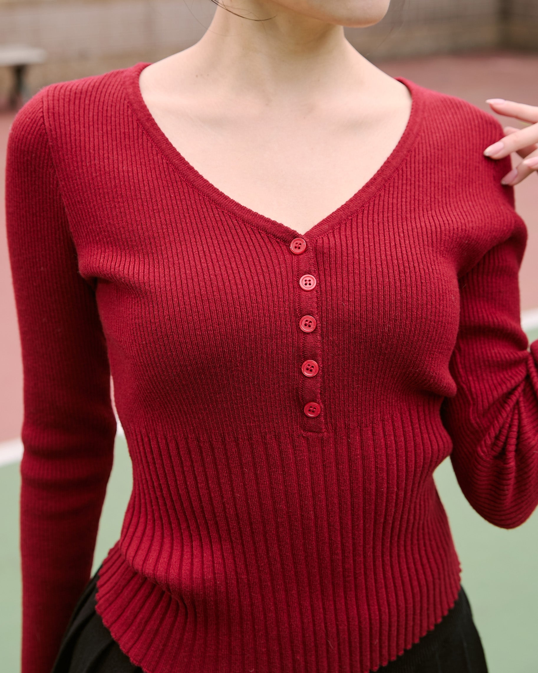 ' sts '  V領針織長袖上衣