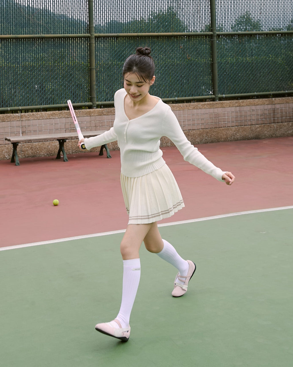 ' sts '  V領針織長袖上衣