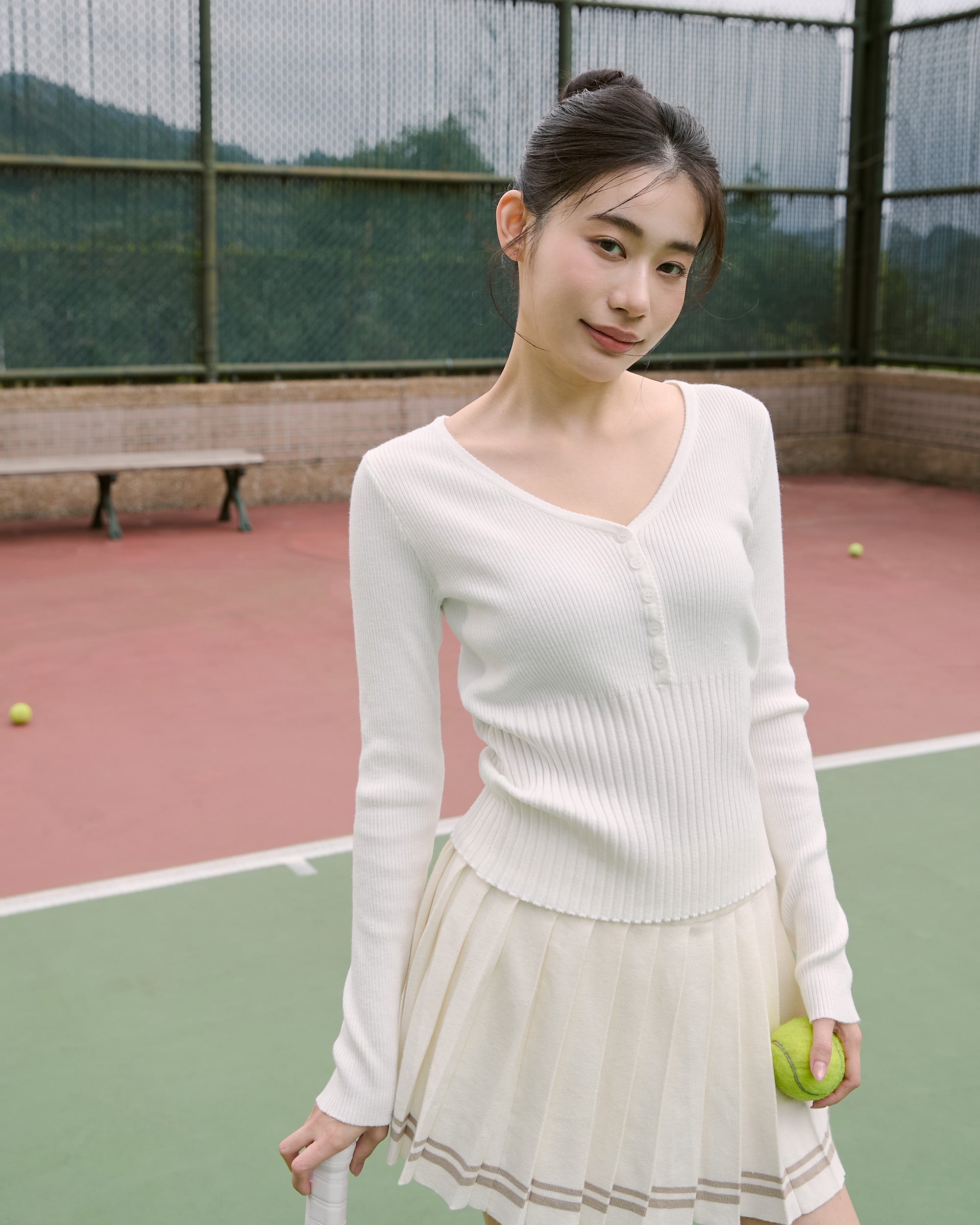 ' sts '  V領針織長袖上衣