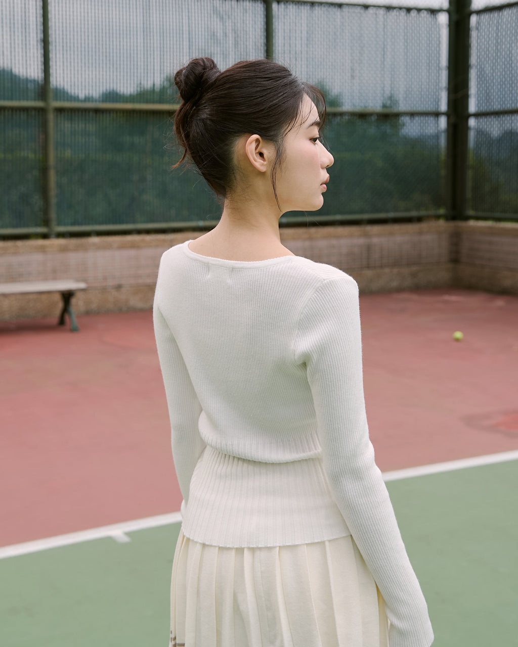 ' sts '  V領針織長袖上衣