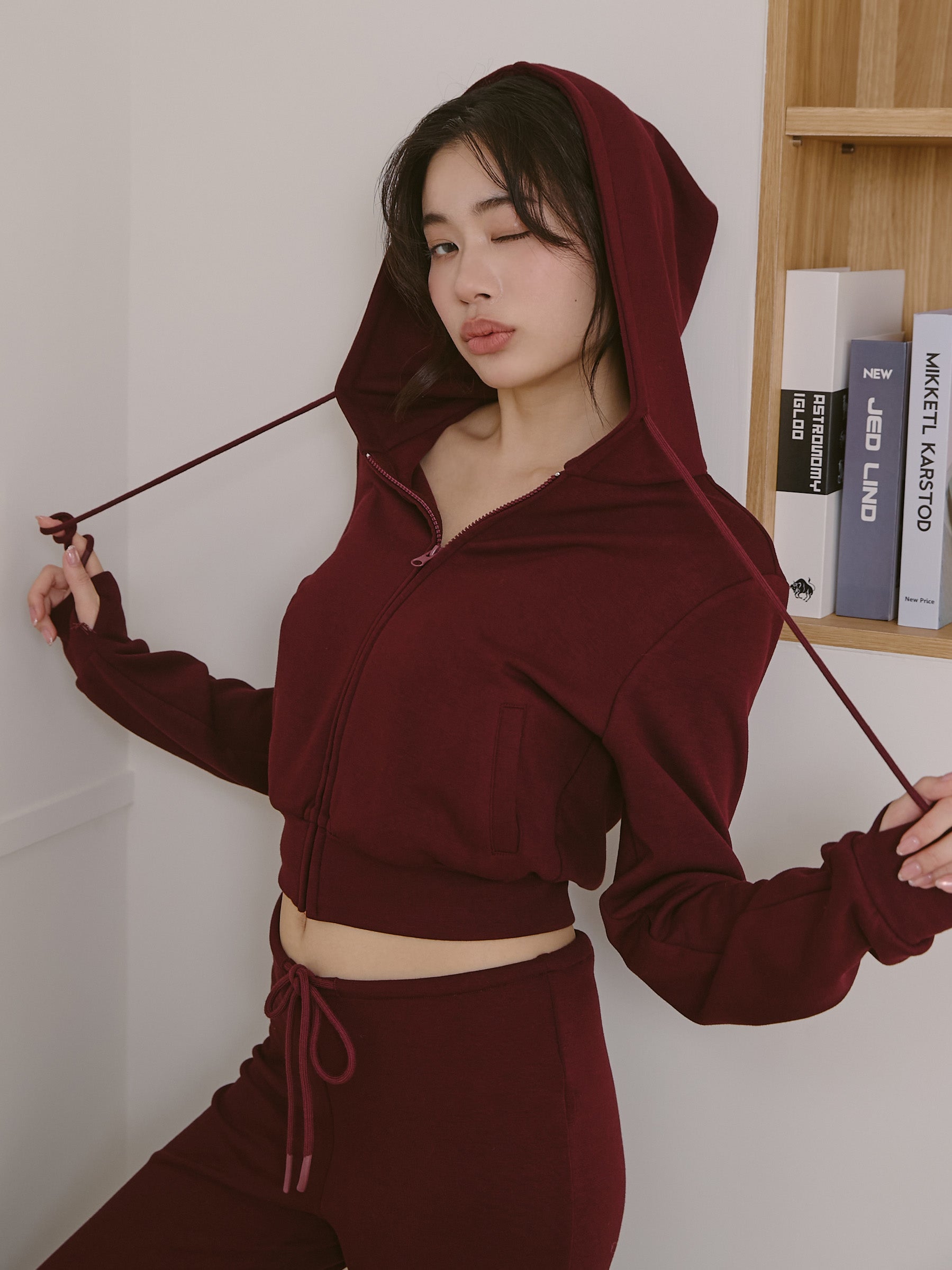 ' sts ' 絨面連帽外套