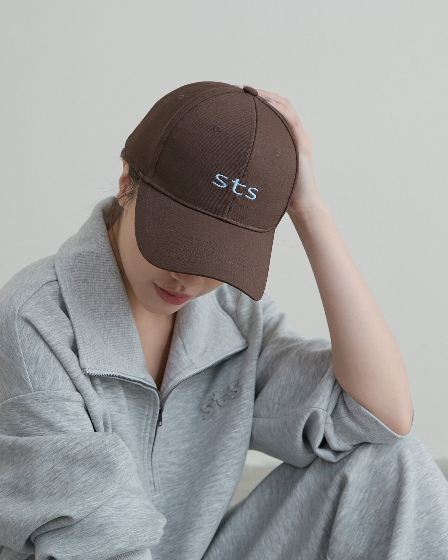 ’ sts ‘  品牌刺繡棒球帽