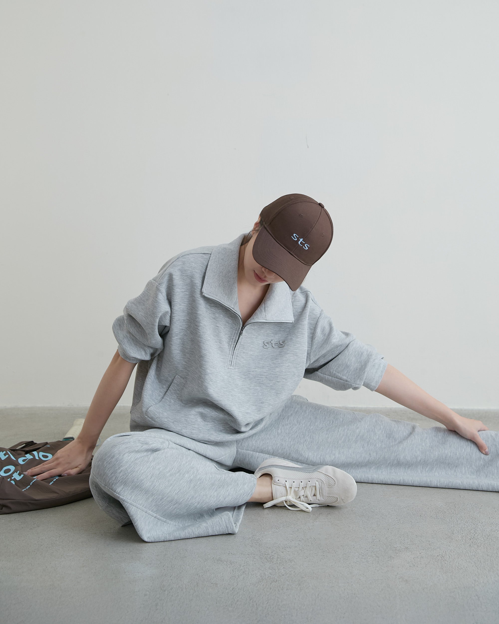 ’ sts ‘  品牌刺繡棒球帽