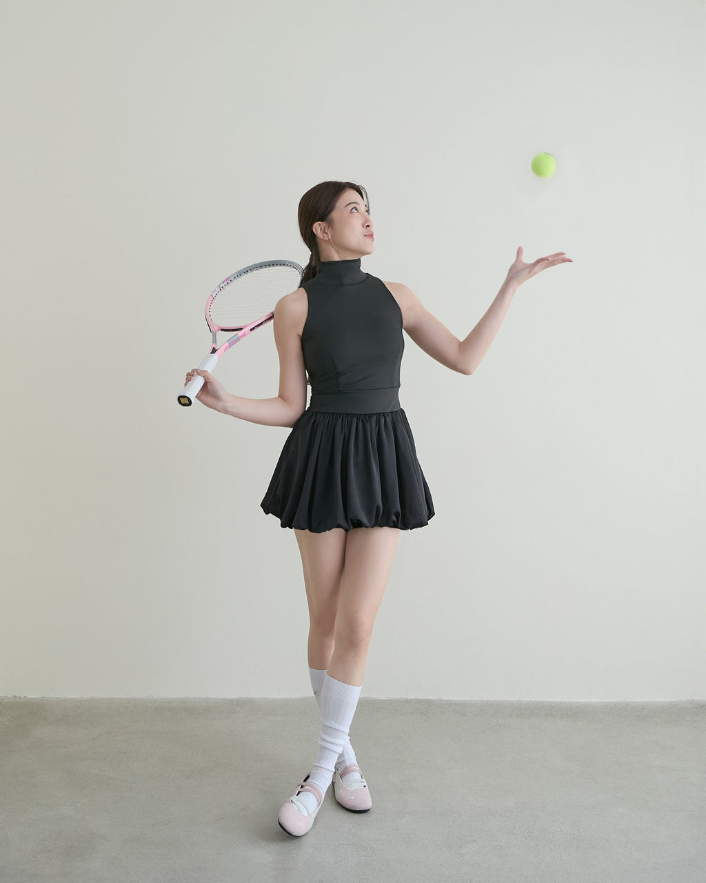 ' sts ' 後挖洞花苞洋裝(附網球褲)