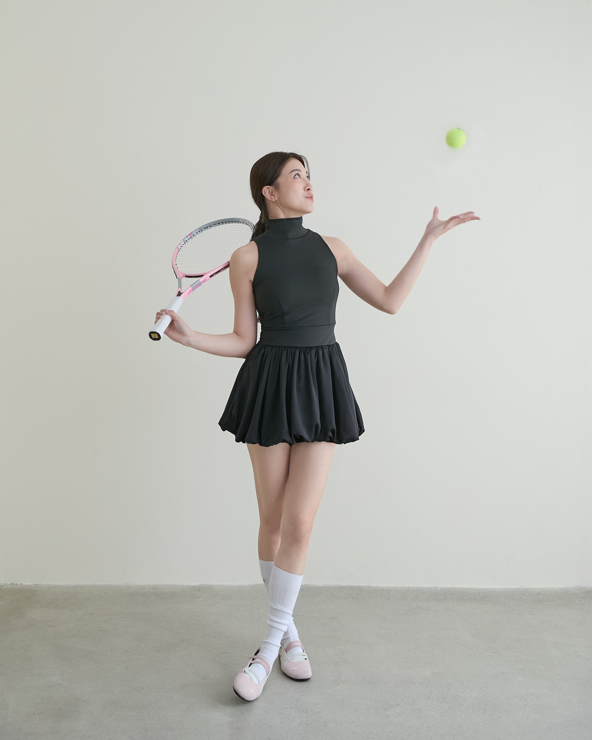 ' sts ' 後挖洞花苞洋裝(附網球褲)