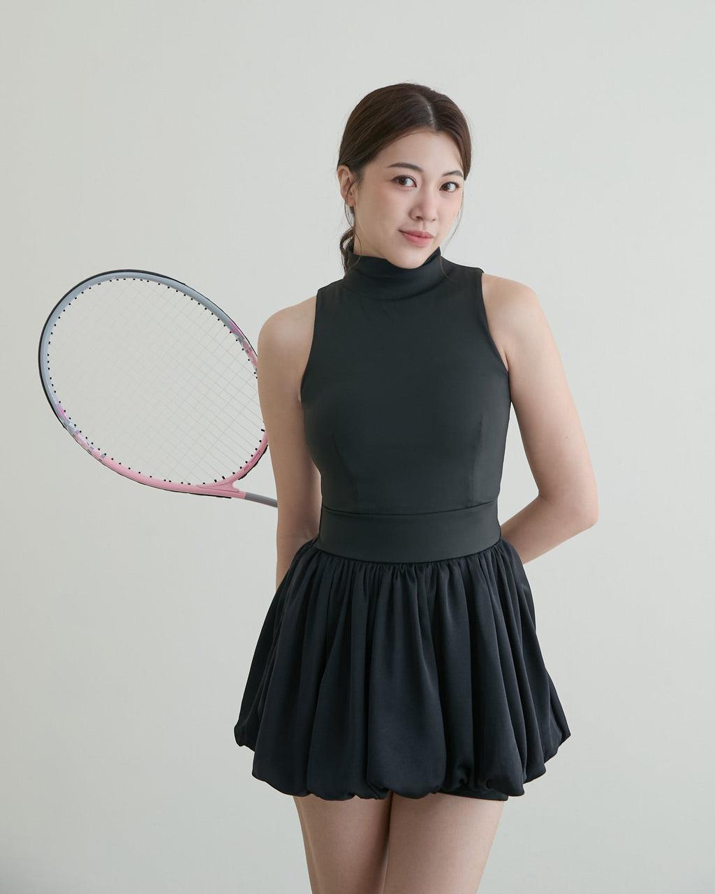 ' sts ' 後挖洞花苞洋裝(附網球褲)