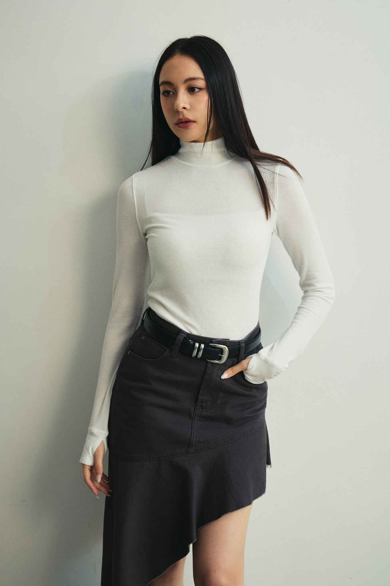 Off-Duty Denim Skirt 高腰斜襬牛仔裙