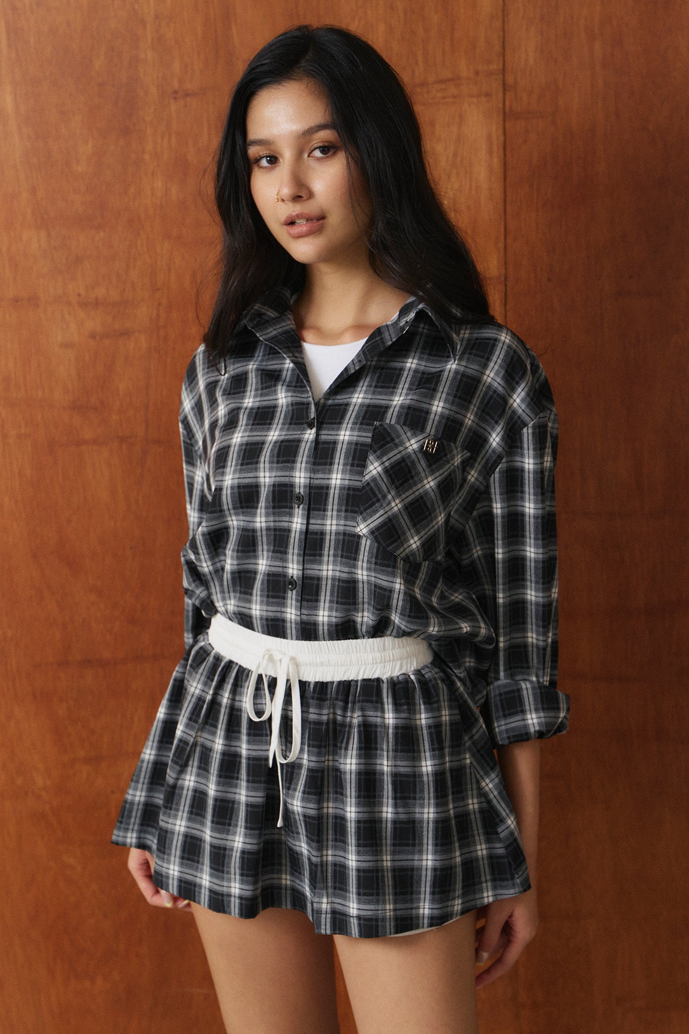 Out-plaid Shirt 甜辣書卷氣格紋襯衫 - 經典黑