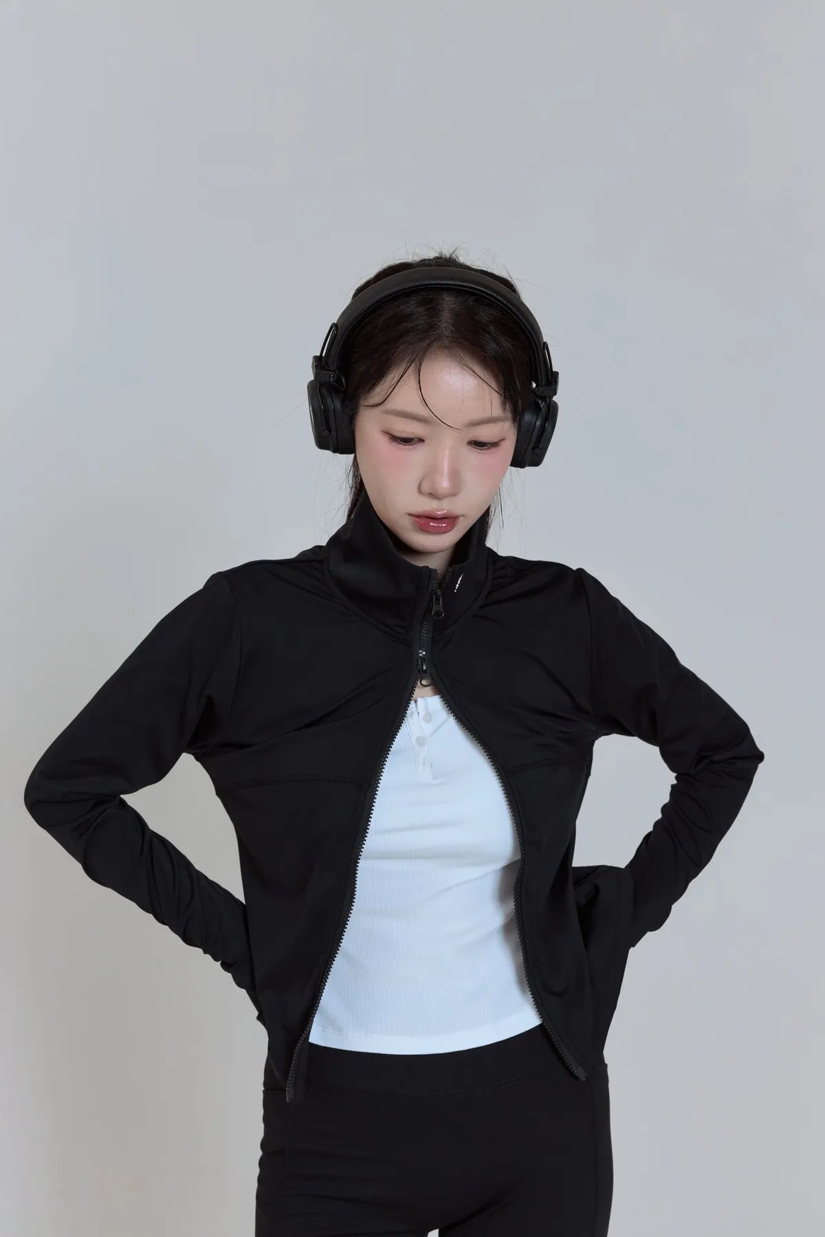 「BOGAMADE」sporty chic彈性棉 瑜伽外套 - 黑