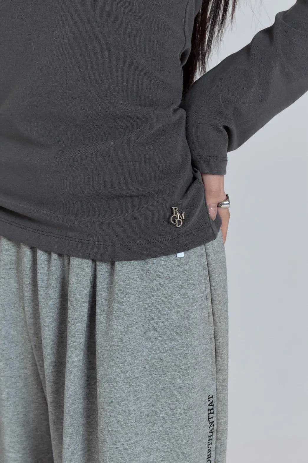 「BOGAMADE」空氣感修身連帽長袖 - 灰