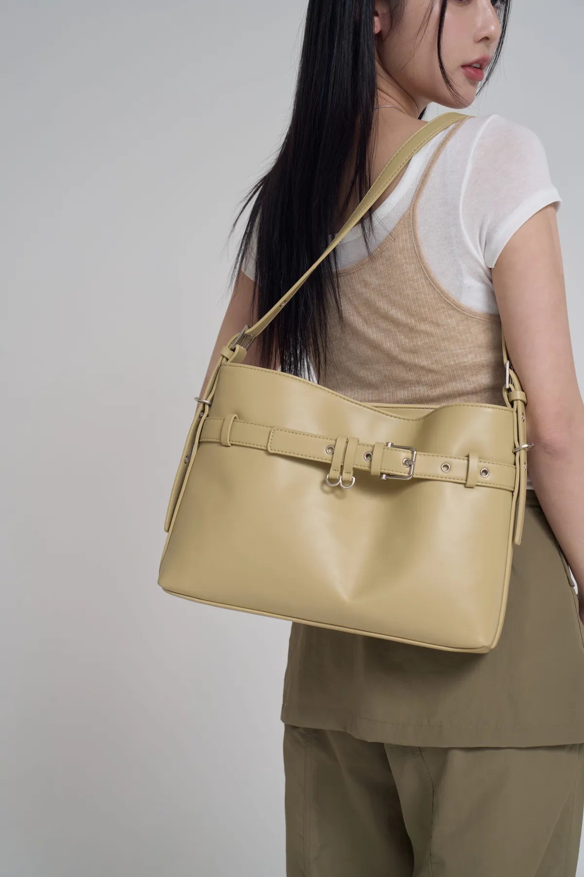 「BOGAMADE」芮娜方肩包 - 開心果奶霜