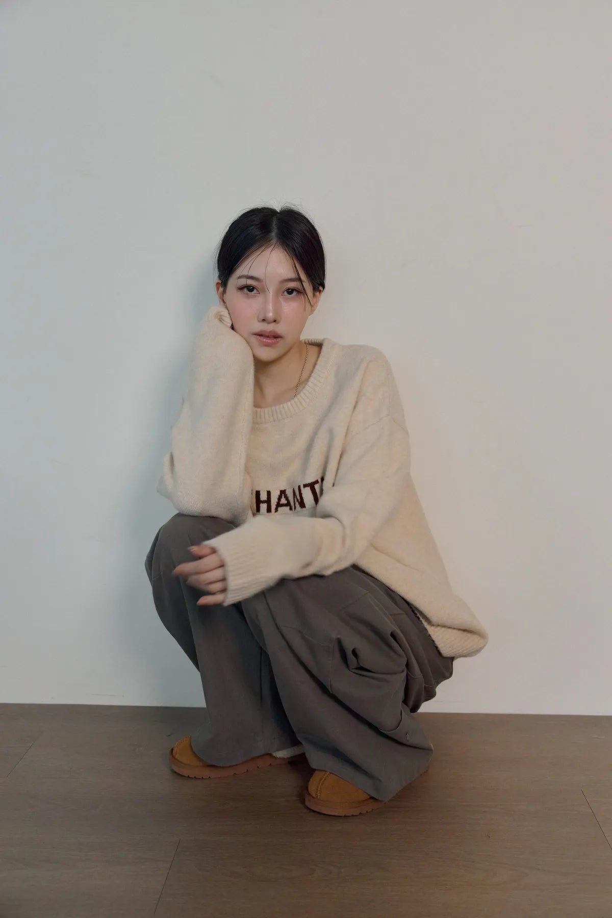 「BOGAMADE」暖呼呼顯瘦文字毛衣 - 杏