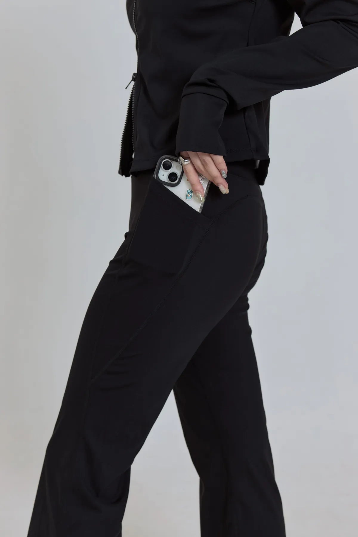 「BOGAMADE」sporty chic彈性棉 瑜伽褲 - 黑