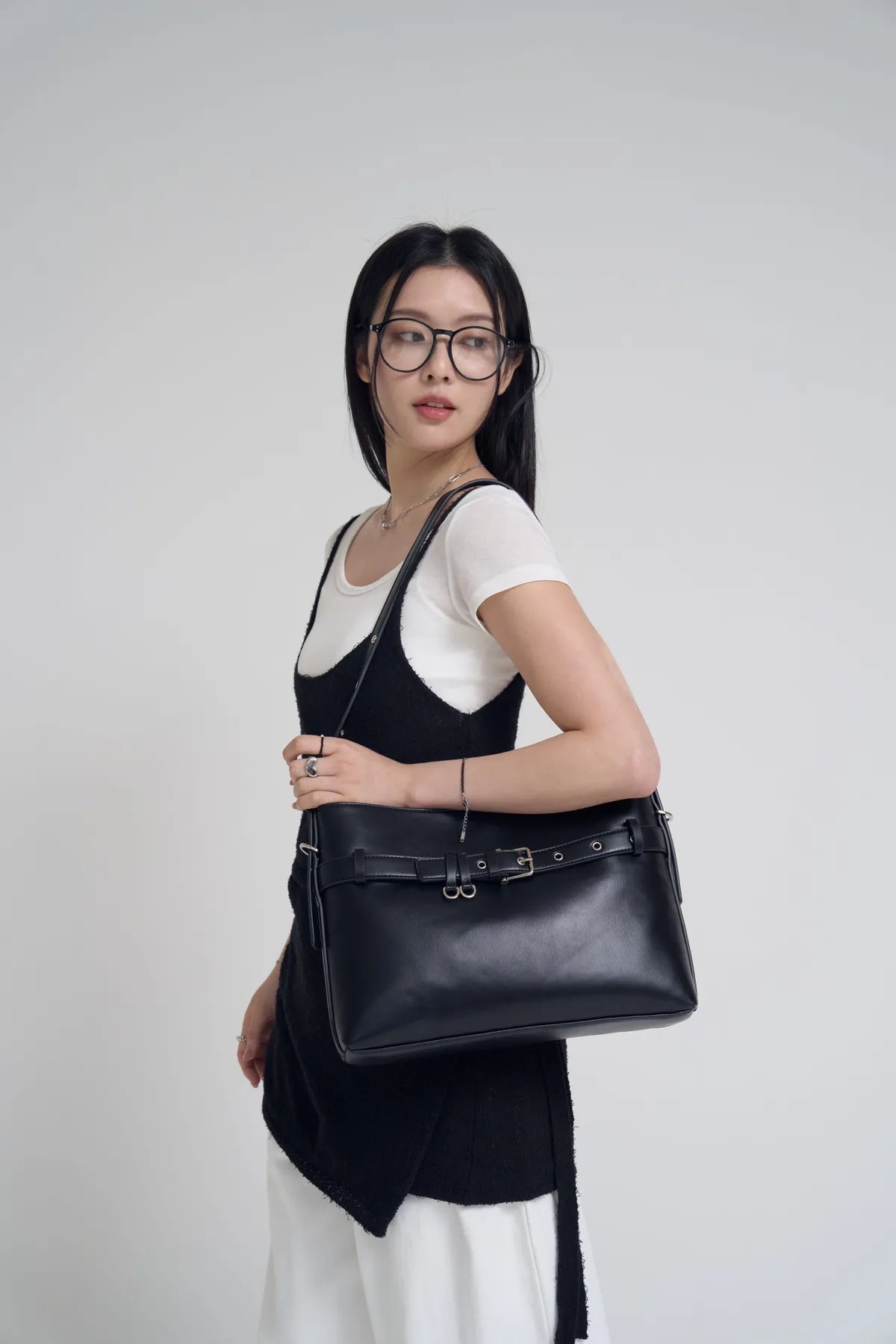 「BOGAMADE」芮娜方肩包 - 黑