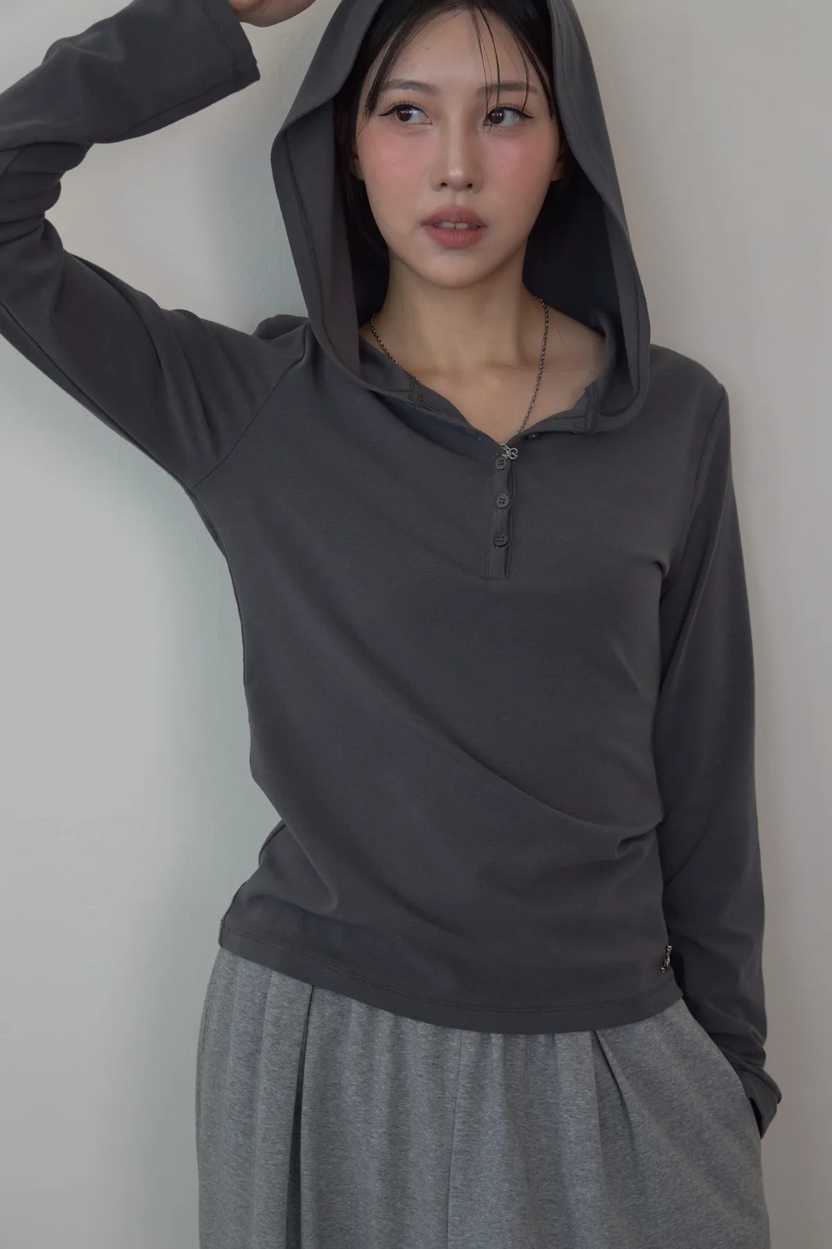 「BOGAMADE」空氣感修身連帽長袖 - 灰