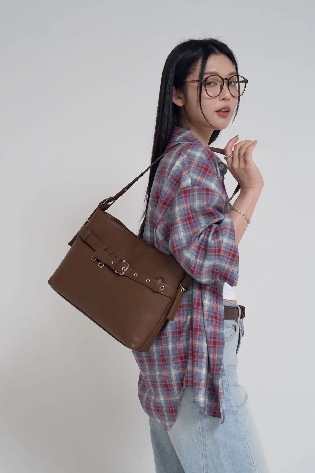 「BOGAMADE」芮娜方肩包 - 摩卡