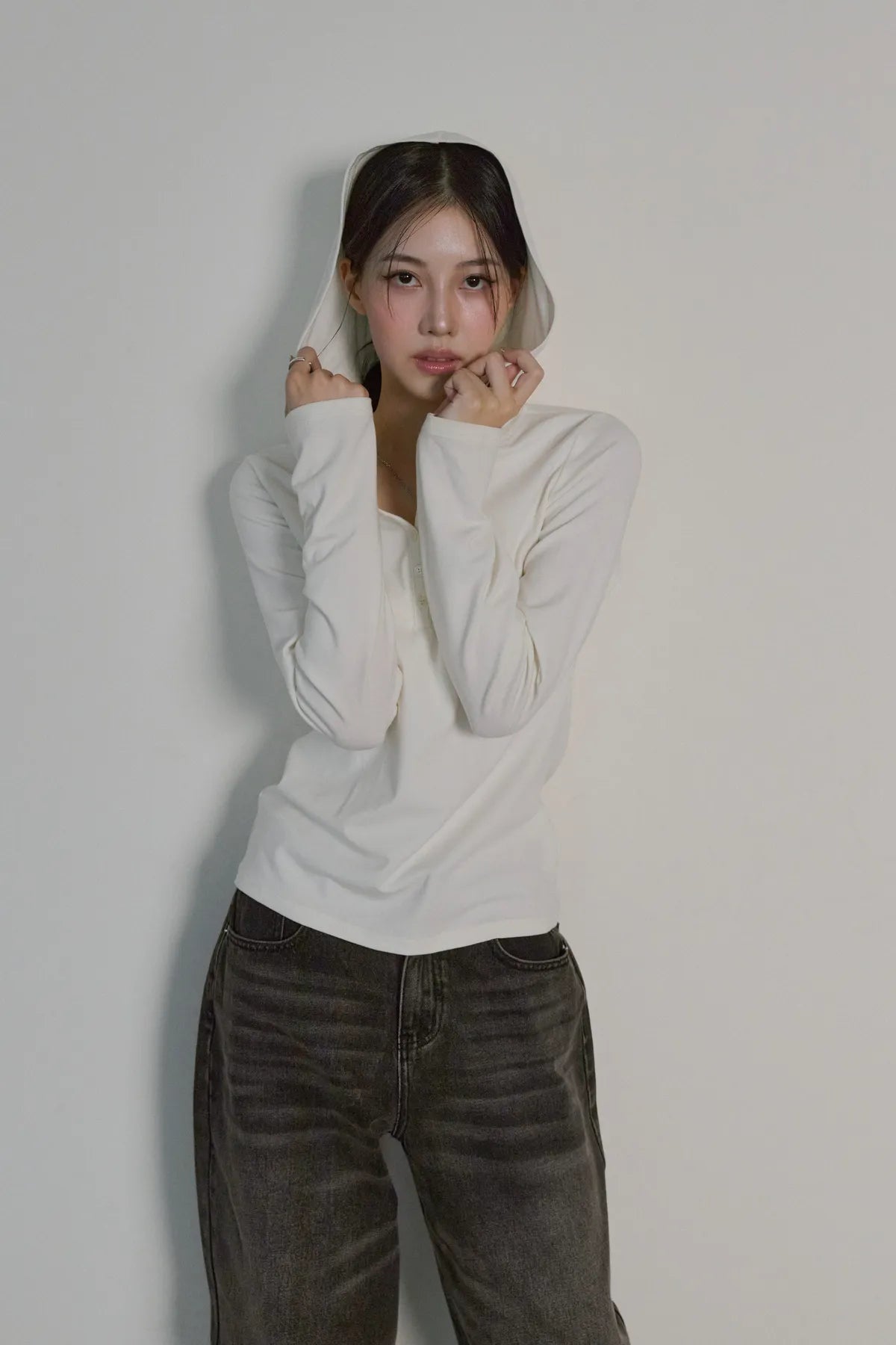 「BOGAMADE」空氣感修身連帽長袖 - 白